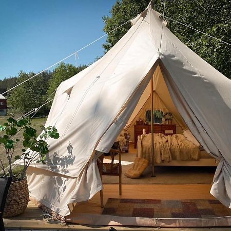 Idyllisk Glamping Rett Ved Elven Hotel Skien Ngoại thất bức ảnh
