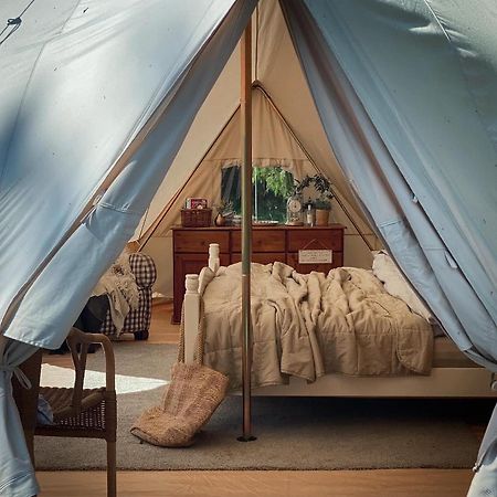 Idyllisk Glamping Rett Ved Elven Hotel Skien Ngoại thất bức ảnh